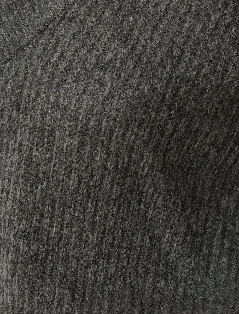 Crop V Neck Sweater in Black