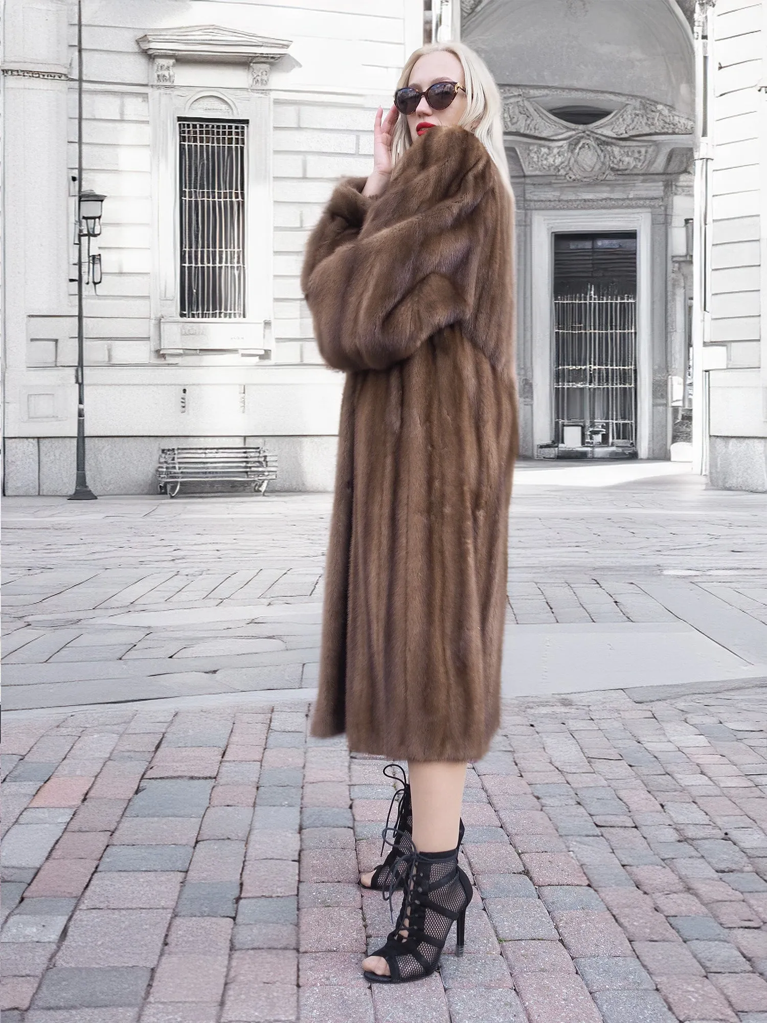 Elegant Vintage Pastel Canadian Brown Mink Fur Coat Silk Lining