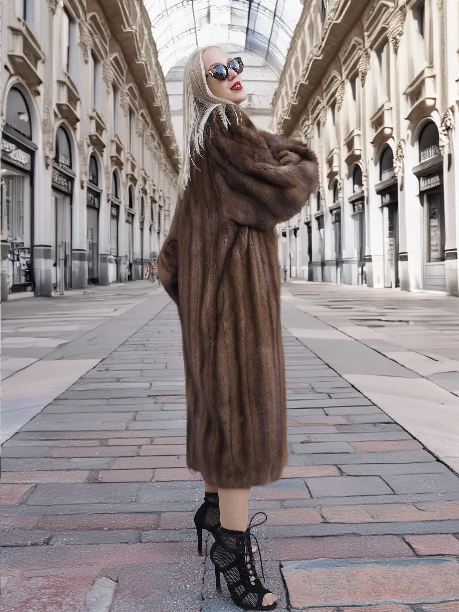 Elegant Vintage Pastel Canadian Brown Mink Fur Coat Silk Lining