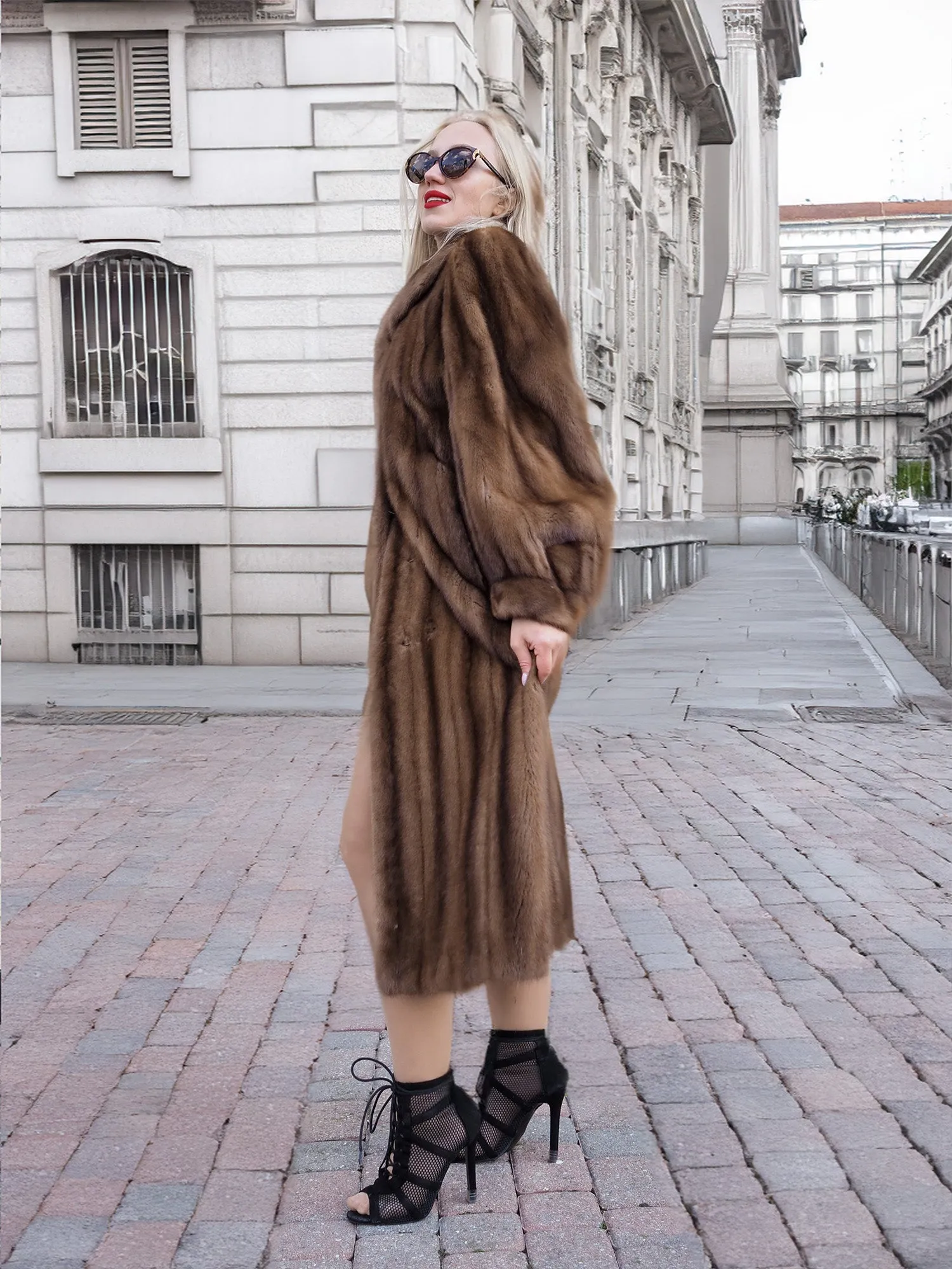 Elegant Vintage Pastel Canadian Brown Mink Fur Coat Silk Lining