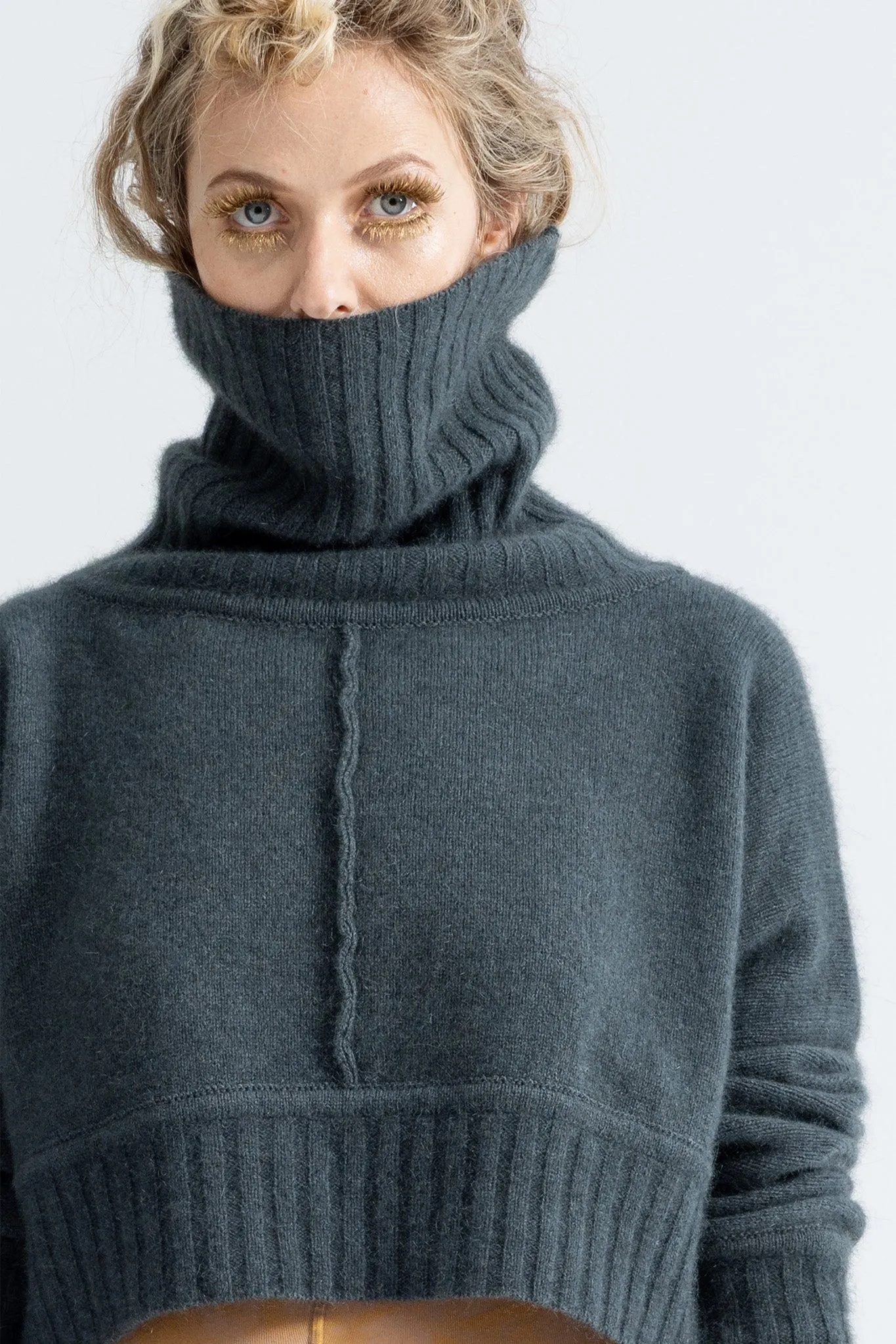U Turtle Crop Crop | Midnight